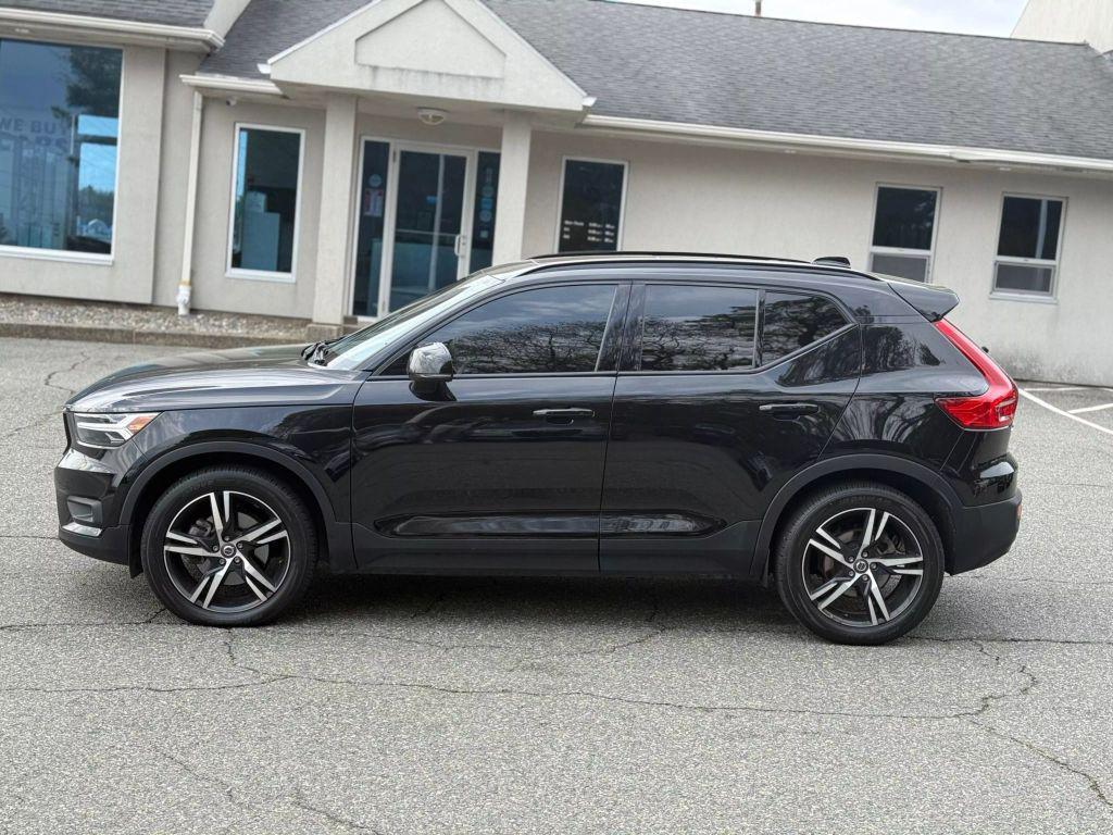 used 2021 Volvo XC40 car, priced at $19,597