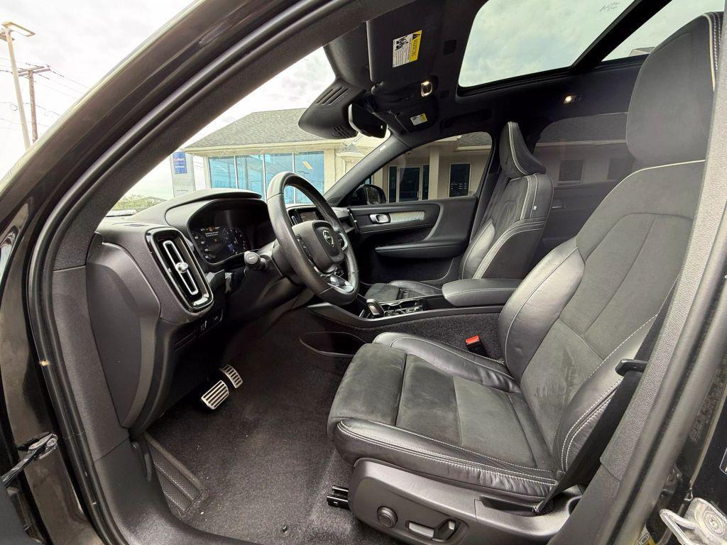 used 2021 Volvo XC40 car, priced at $19,597