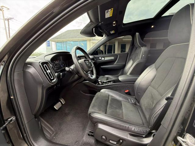 used 2021 Volvo XC40 car, priced at $20,321