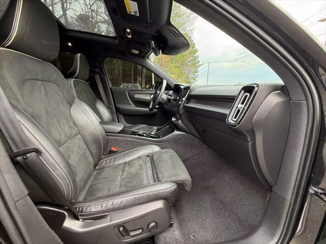 used 2021 Volvo XC40 car, priced at $20,321