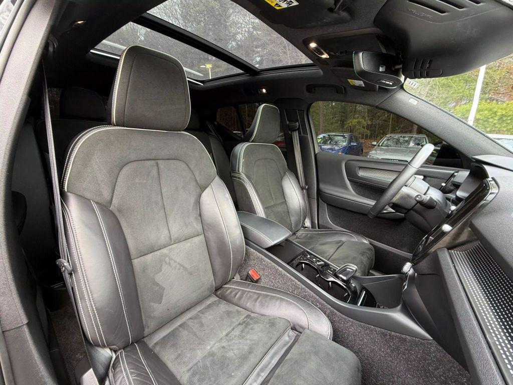 used 2021 Volvo XC40 car, priced at $19,597