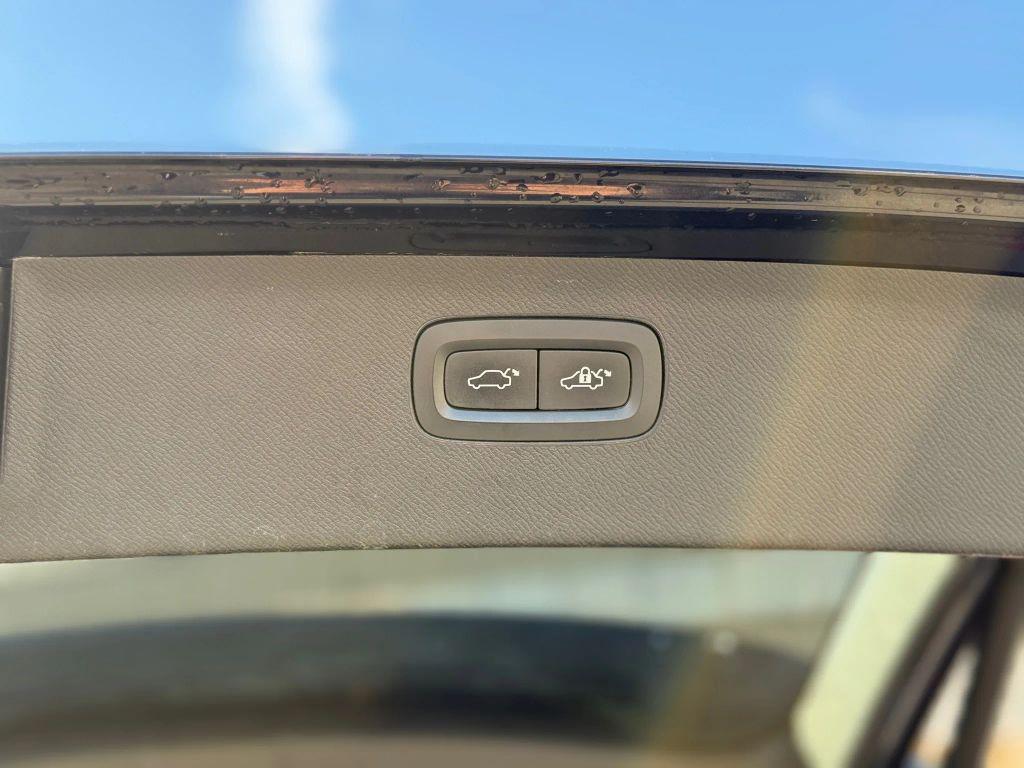 used 2016 Volvo XC90 car, priced at $15,121