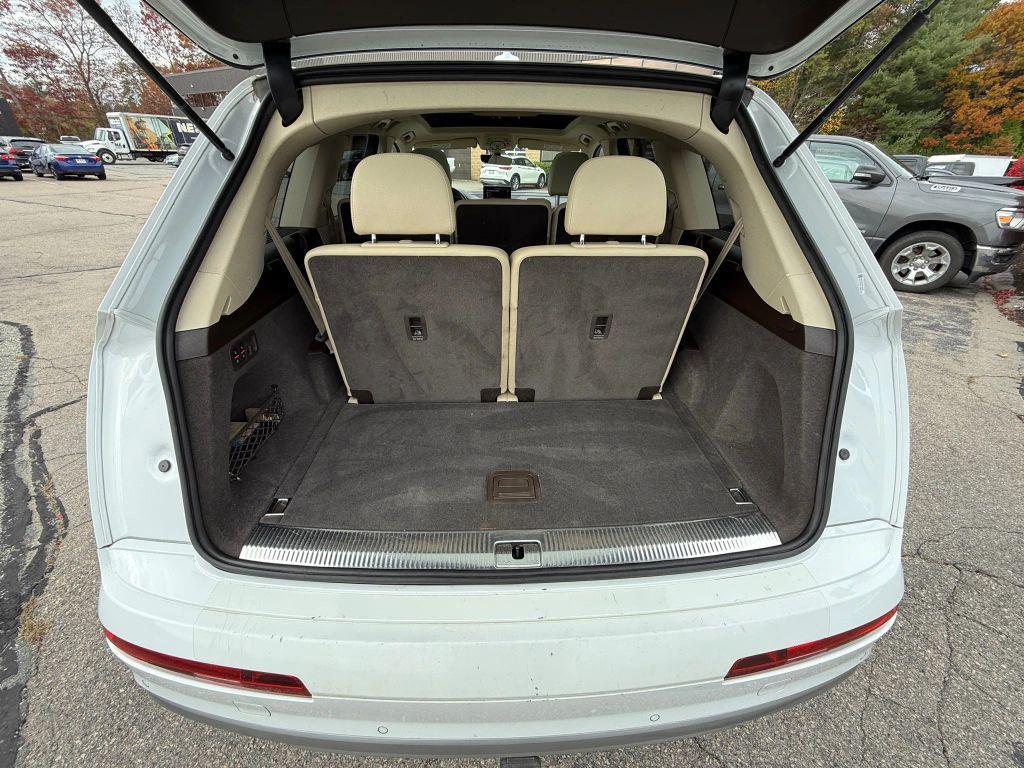 used 2019 Audi Q7 car, priced at $19,211