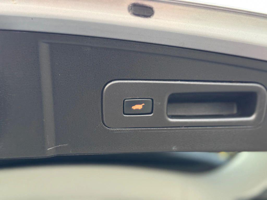 used 2017 Acura MDX car, priced at $17,391