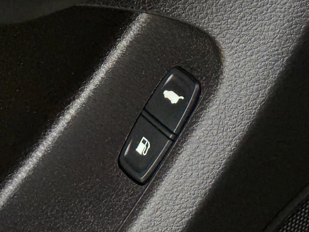 used 2017 Acura MDX car, priced at $17,391