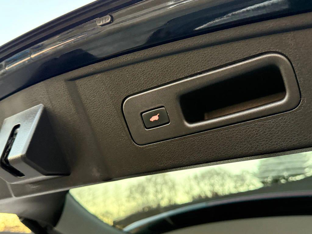 used 2015 Acura MDX car, priced at $16,121