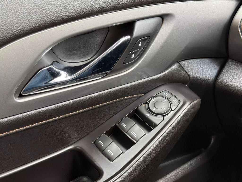 used 2019 Chevrolet Traverse car, priced at $17,321