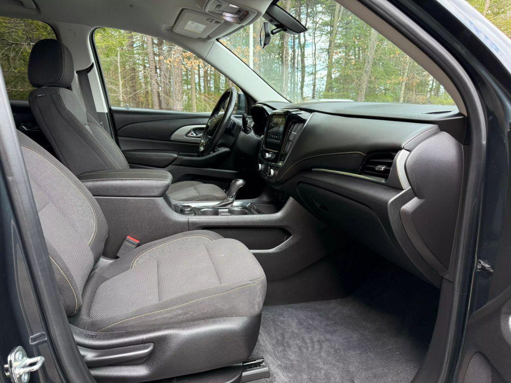 used 2019 Chevrolet Traverse car, priced at $17,321