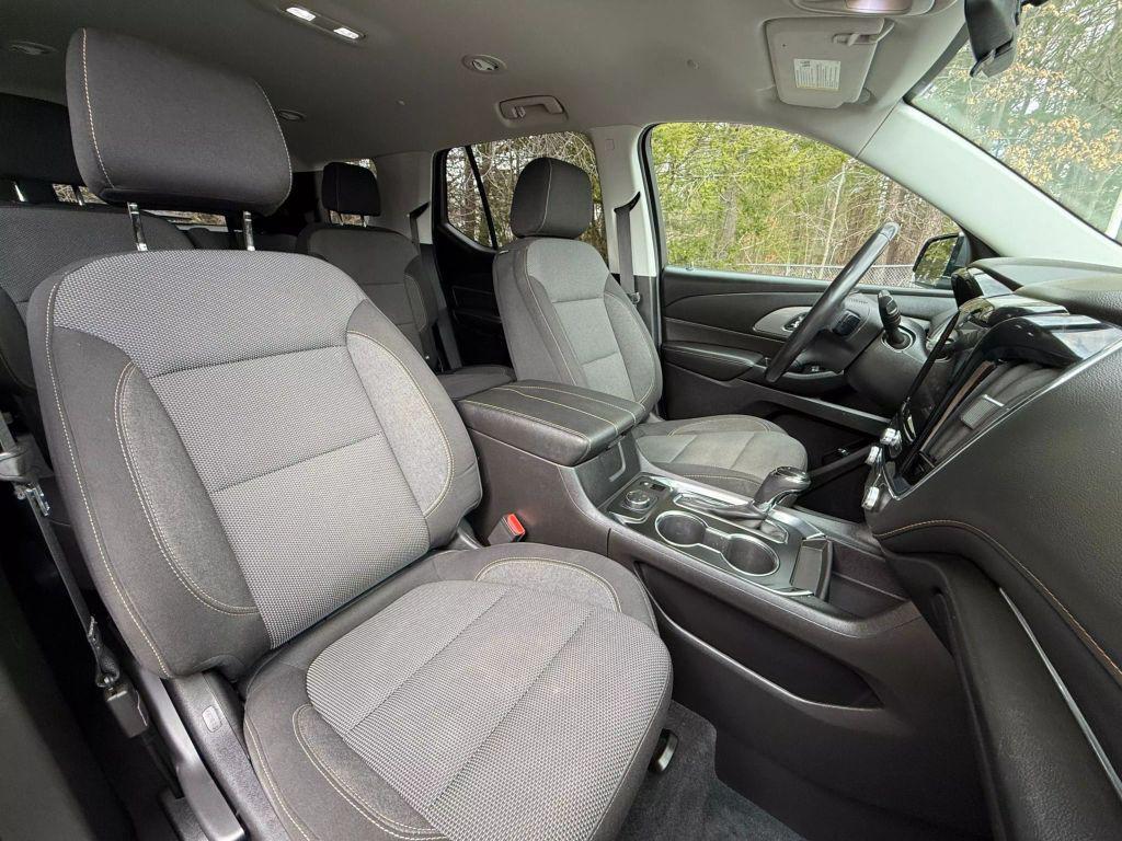 used 2019 Chevrolet Traverse car, priced at $17,321