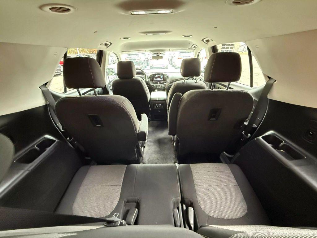 used 2019 Chevrolet Traverse car, priced at $17,321