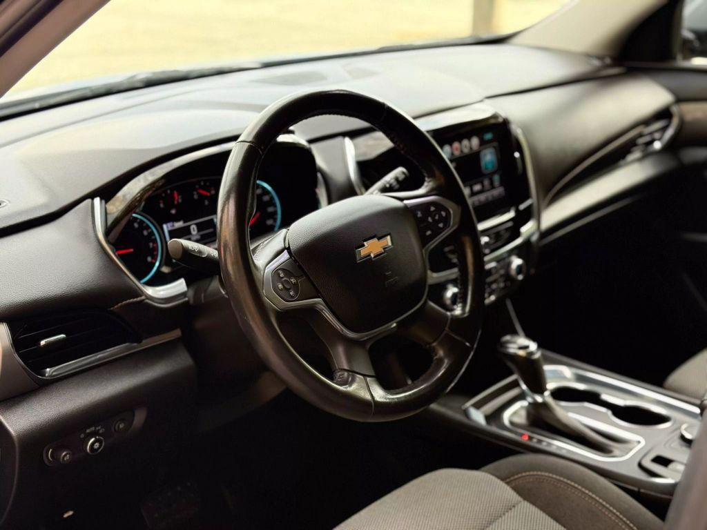 used 2019 Chevrolet Traverse car, priced at $17,321