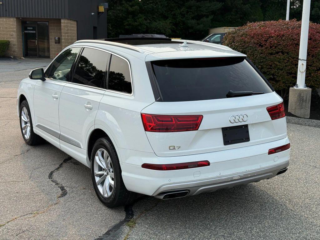 used 2019 Audi Q7 car, priced at $23,121