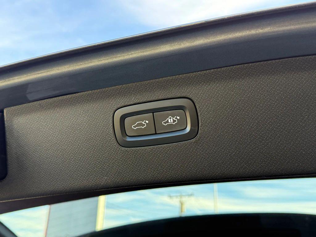 used 2019 Volvo XC90 car, priced at $22,321