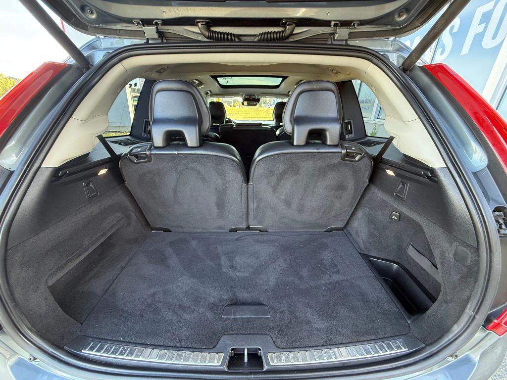 used 2019 Volvo XC90 car, priced at $22,321
