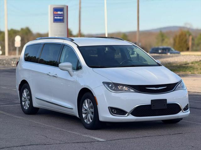 used 2018 Chrysler Pacifica car, priced at $14,131