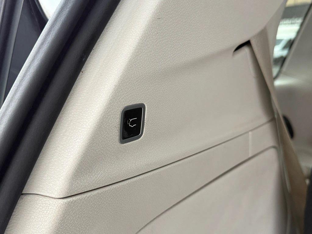 used 2018 Chrysler Pacifica car, priced at $17,321