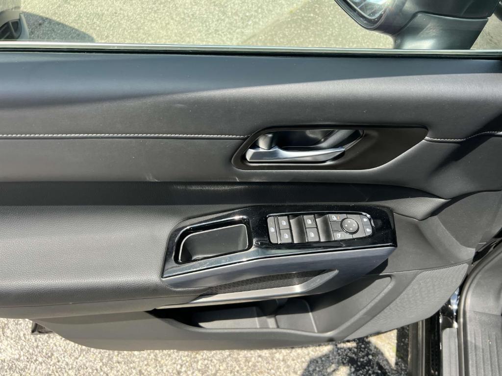 used 2023 Nissan Pathfinder car, priced at $30,998