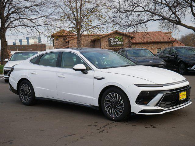 new 2025 Hyundai Sonata Hybrid car, priced at $37,704