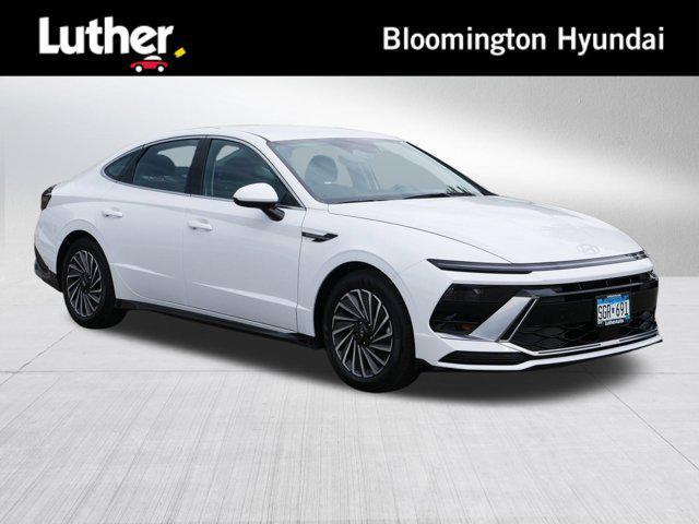used 2025 Hyundai Sonata Hybrid car, priced at $28,500