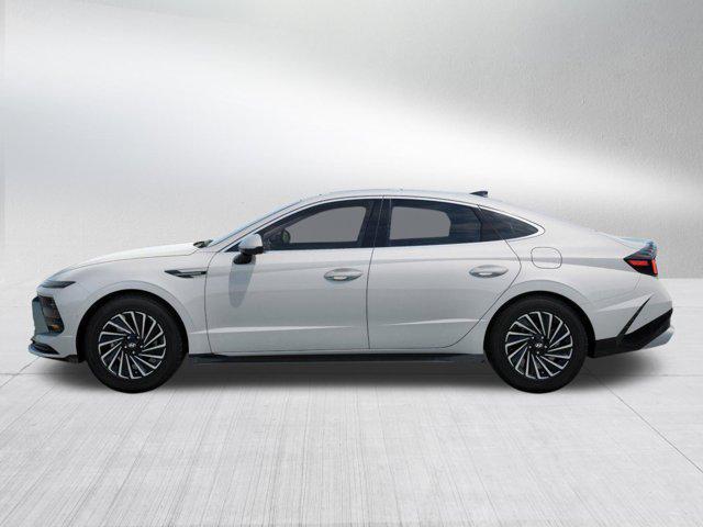 new 2025 Hyundai Sonata Hybrid car, priced at $37,877