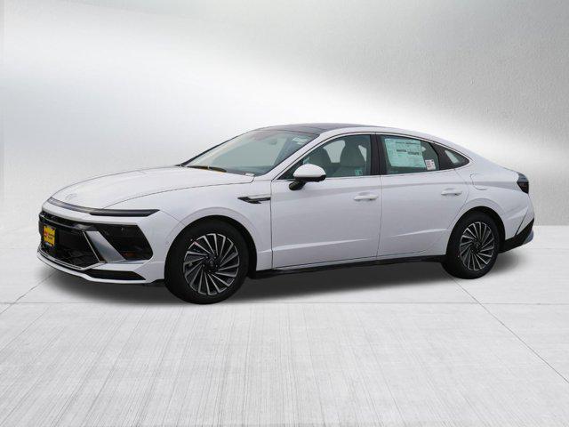 new 2025 Hyundai Sonata Hybrid car, priced at $37,877