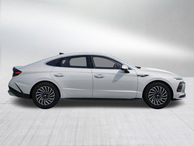 new 2025 Hyundai Sonata Hybrid car, priced at $39,990