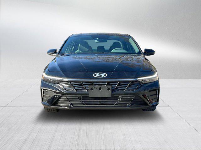 new 2025 Hyundai Elantra HEV car, priced at $25,039