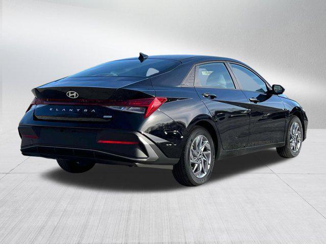 new 2025 Hyundai Elantra HEV car, priced at $25,039