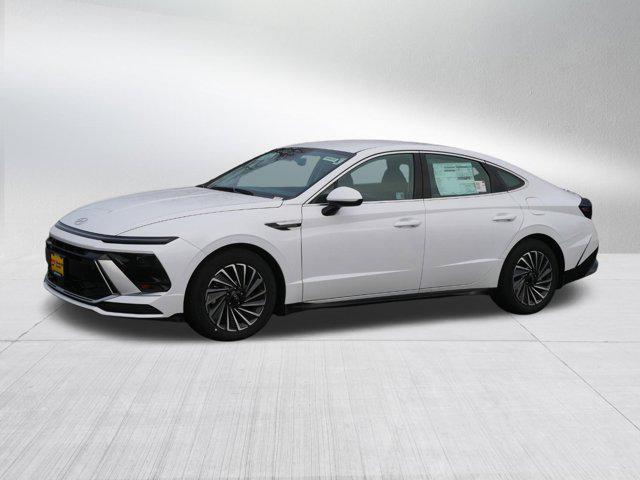 new 2025 Hyundai Sonata Hybrid car, priced at $31,859