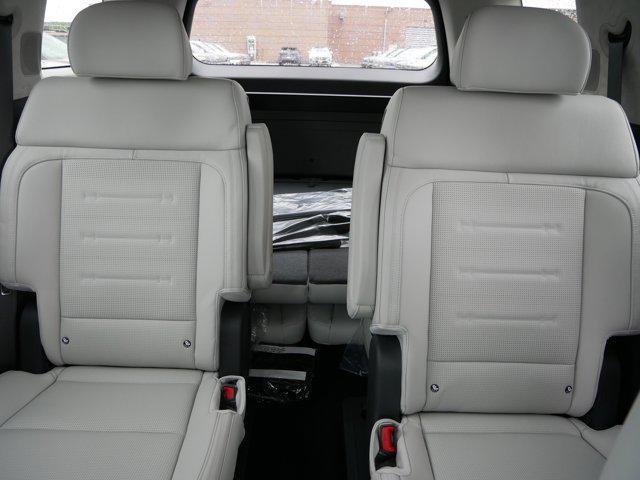 new 2025 Hyundai SANTA FE HEV car, priced at $49,885