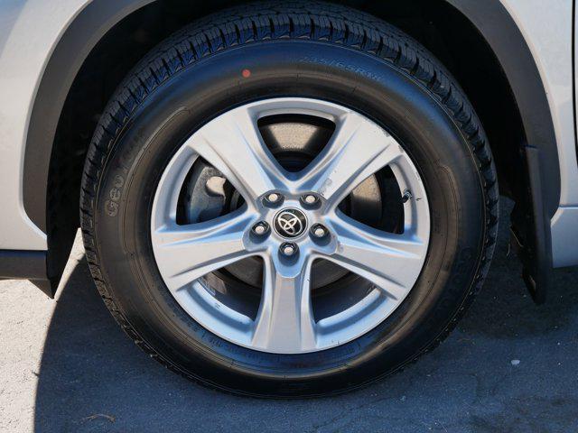 used 2021 Toyota Highlander car, priced at $27,500