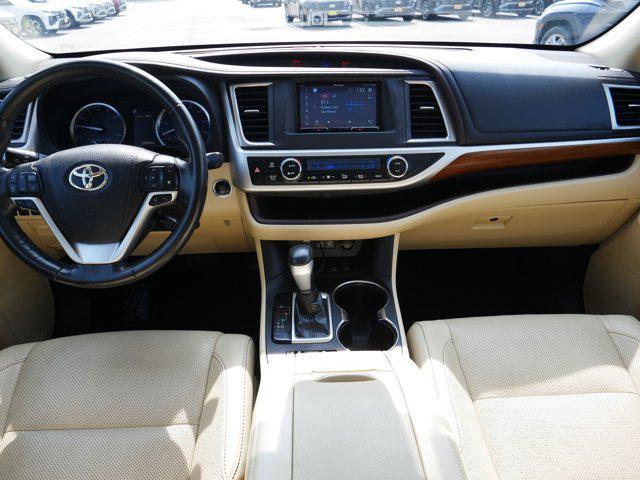 used 2018 Toyota Highlander car, priced at $29,900