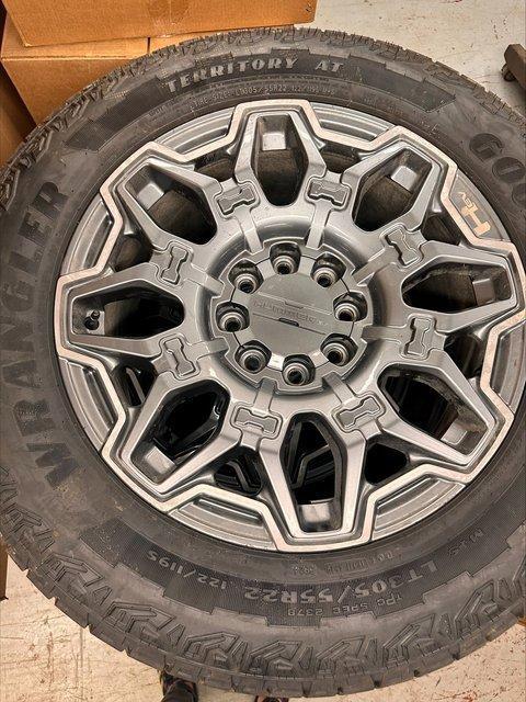 used 2025 GMC HUMMER EV Pickup car, priced at $89,503