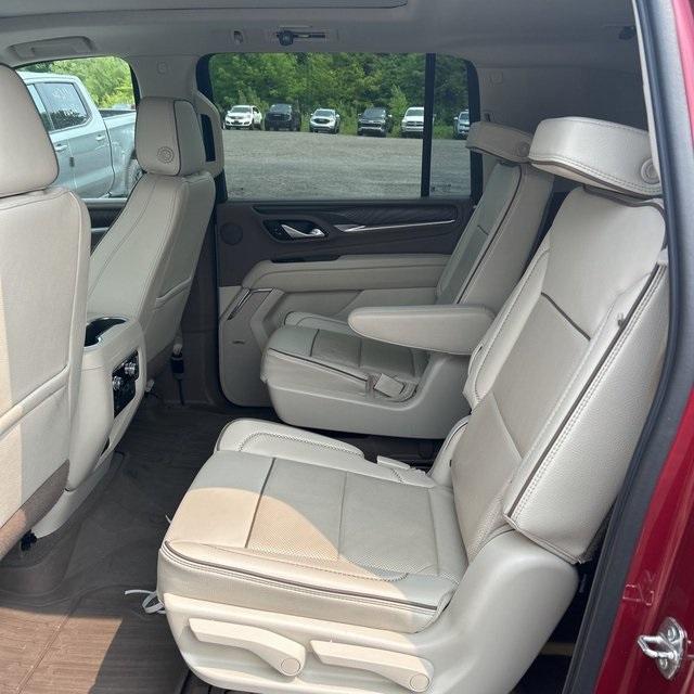 used 2022 GMC Yukon XL car, priced at $56,328