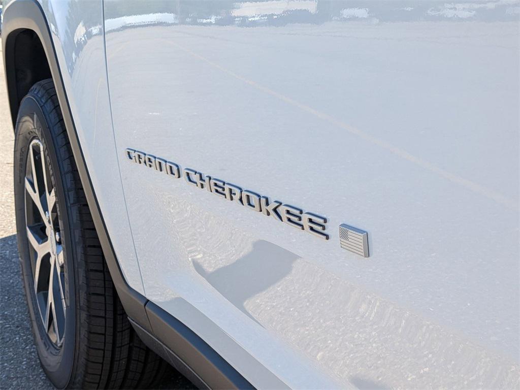 new 2025 Jeep Grand Cherokee car, priced at $43,497