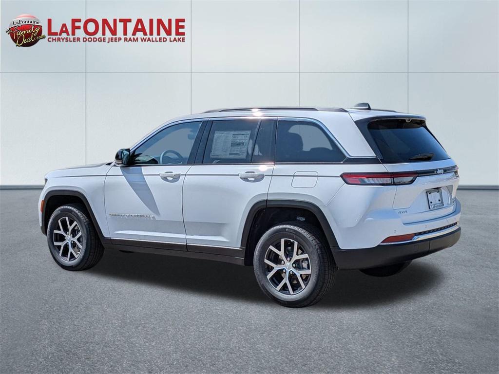 new 2025 Jeep Grand Cherokee car, priced at $43,497