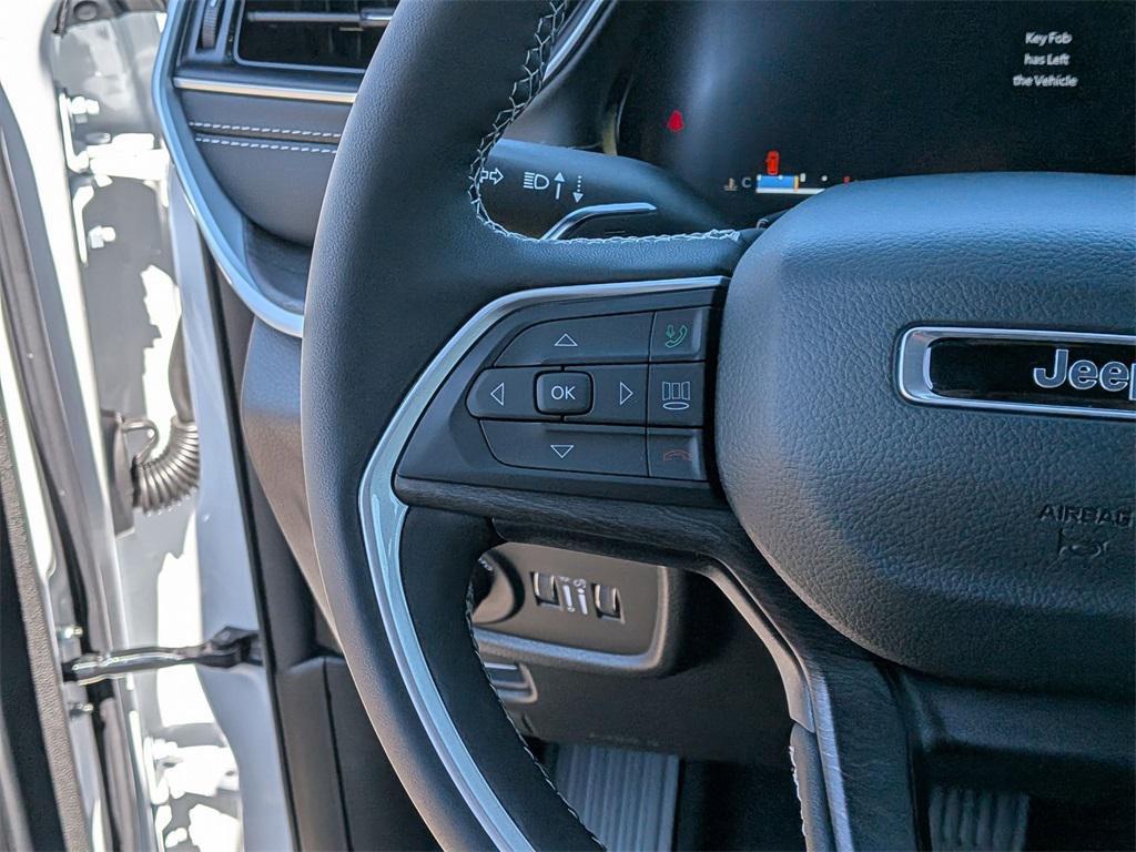 new 2025 Jeep Grand Cherokee car, priced at $43,497