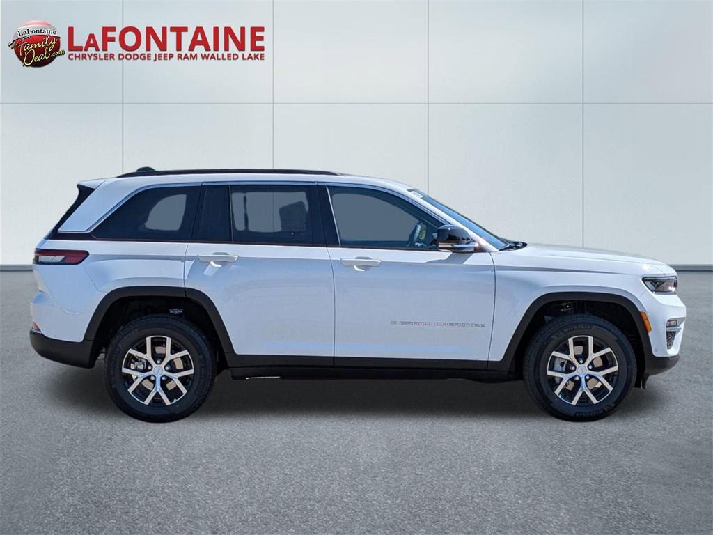 new 2025 Jeep Grand Cherokee car, priced at $43,497
