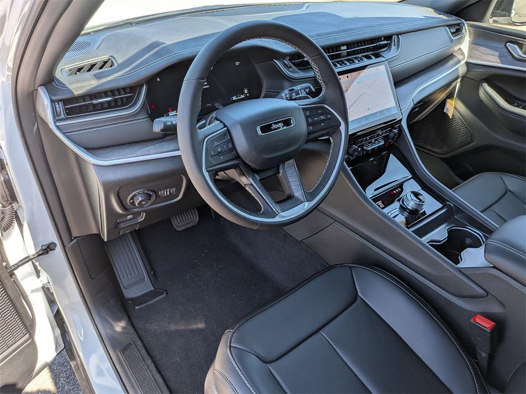 new 2025 Jeep Grand Cherokee car, priced at $43,497