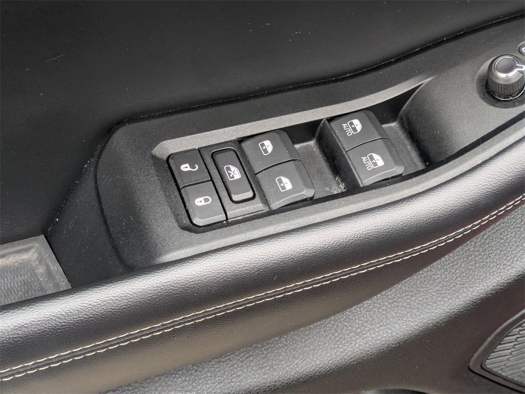 used 2023 Jeep Grand Cherokee L car, priced at $25,995