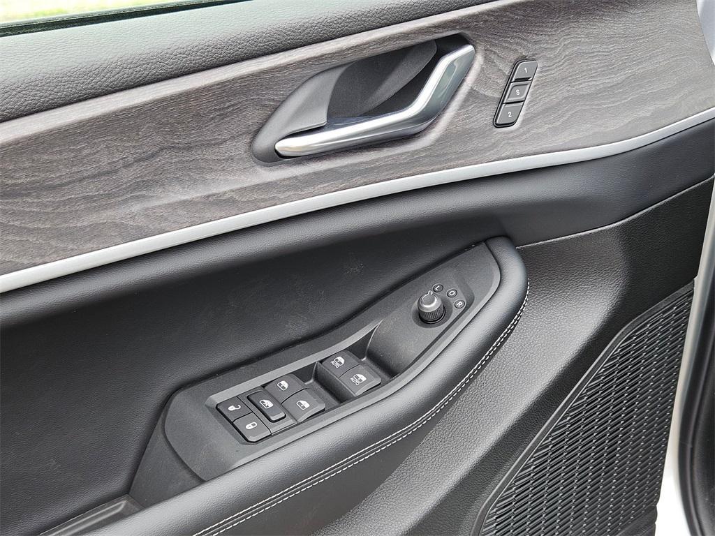 new 2025 Jeep Grand Cherokee car, priced at $45,033