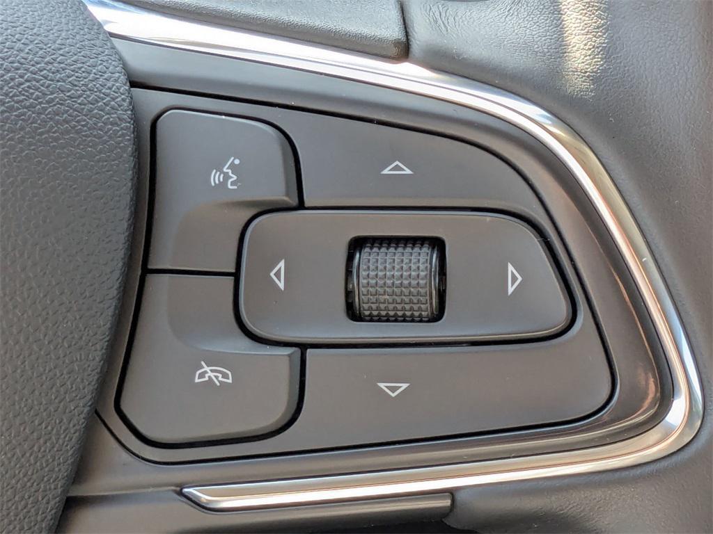 used 2023 Buick Envision car, priced at $21,000