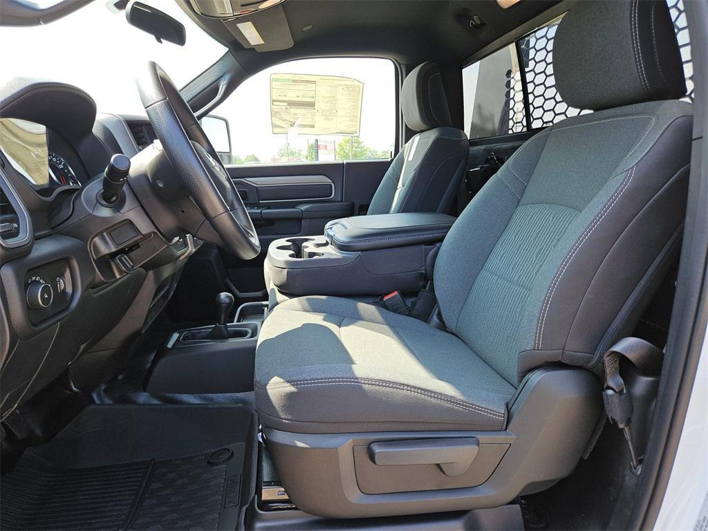 new 2024 Ram 2500 car, priced at $55,401
