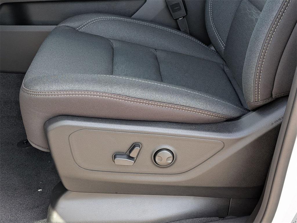 new 2025 Ram 1500 car, priced at $44,666