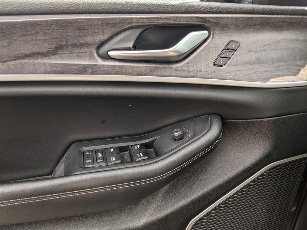 used 2022 Jeep Grand Cherokee L car, priced at $30,500