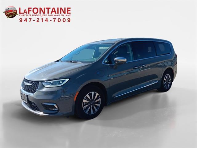 used 2022 Chrysler Pacifica Hybrid car, priced at $26,795
