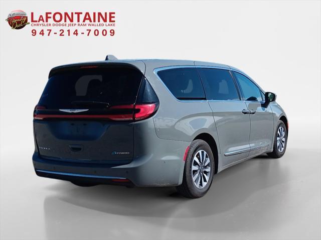 used 2022 Chrysler Pacifica Hybrid car, priced at $26,495