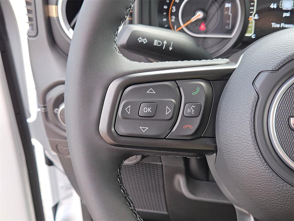 new 2025 Jeep Gladiator car, priced at $48,077