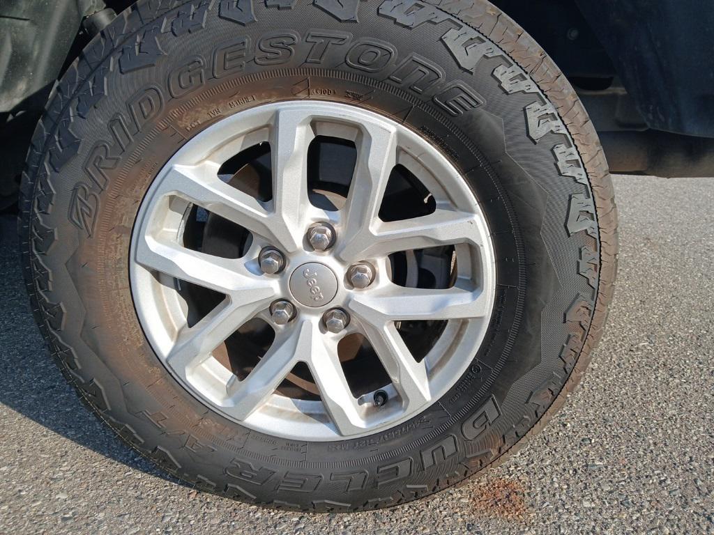 used 2023 Jeep Gladiator car, priced at $28,924