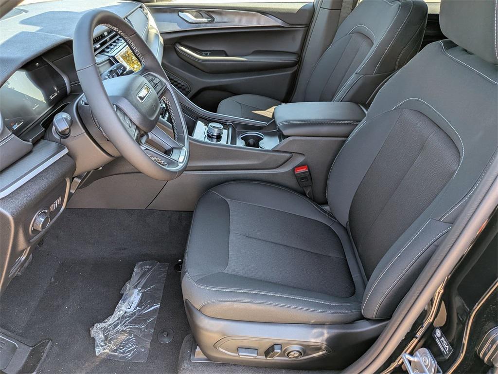 new 2025 Jeep Grand Cherokee car, priced at $35,544
